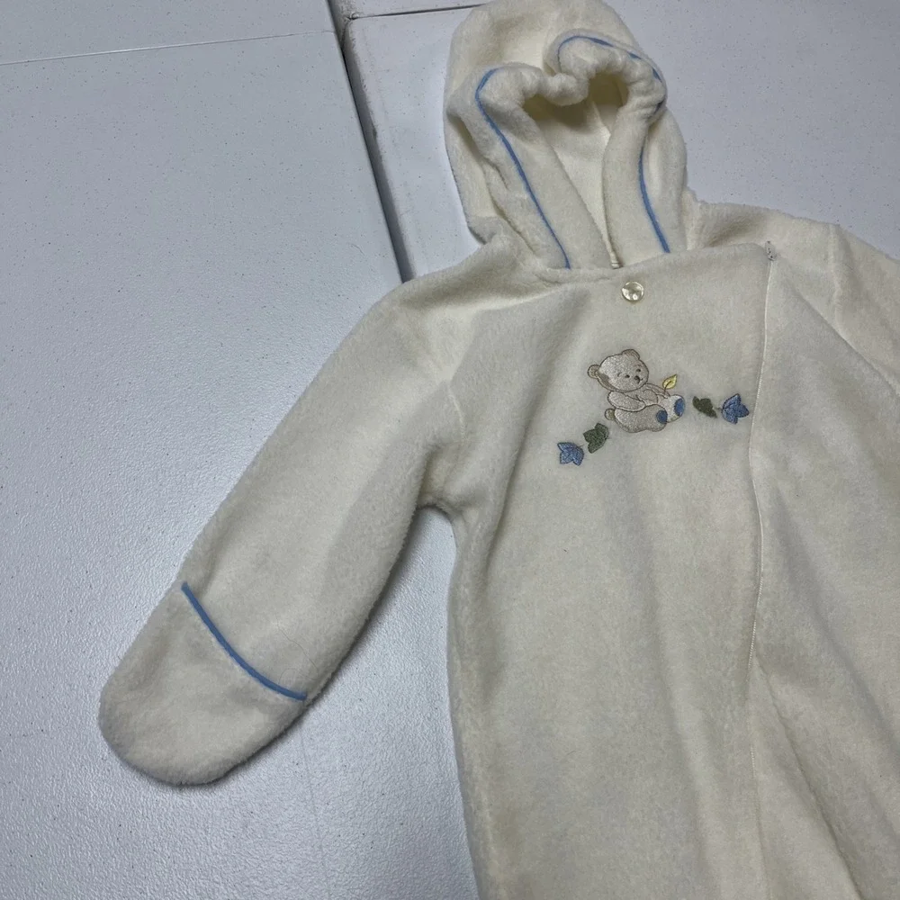 McBaby Fleece One‎ Piece Ivory Embroidered Teddy Bear Blue Trim Hooded Size 6-9M